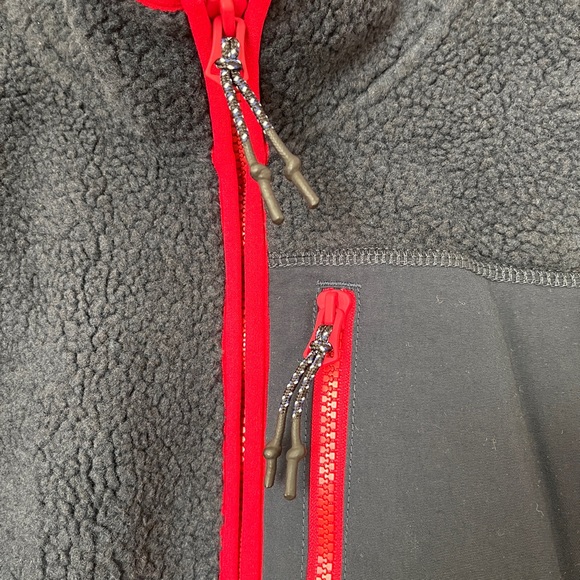 New with tag Roots full zip polar fleece sweater. - Picture 2 of 4